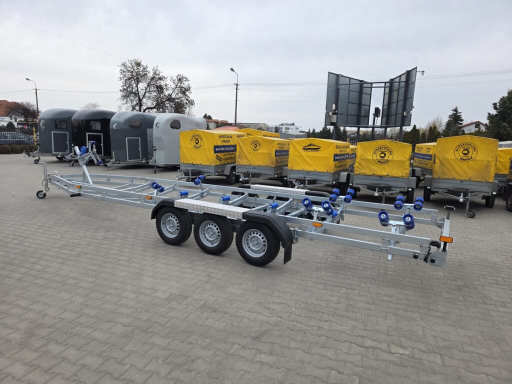 Przyczepa Podłodziowa PC3/880-3500 ROLKOWA,  4x poczwórne , 2x podwójne, 5 szt Dennych